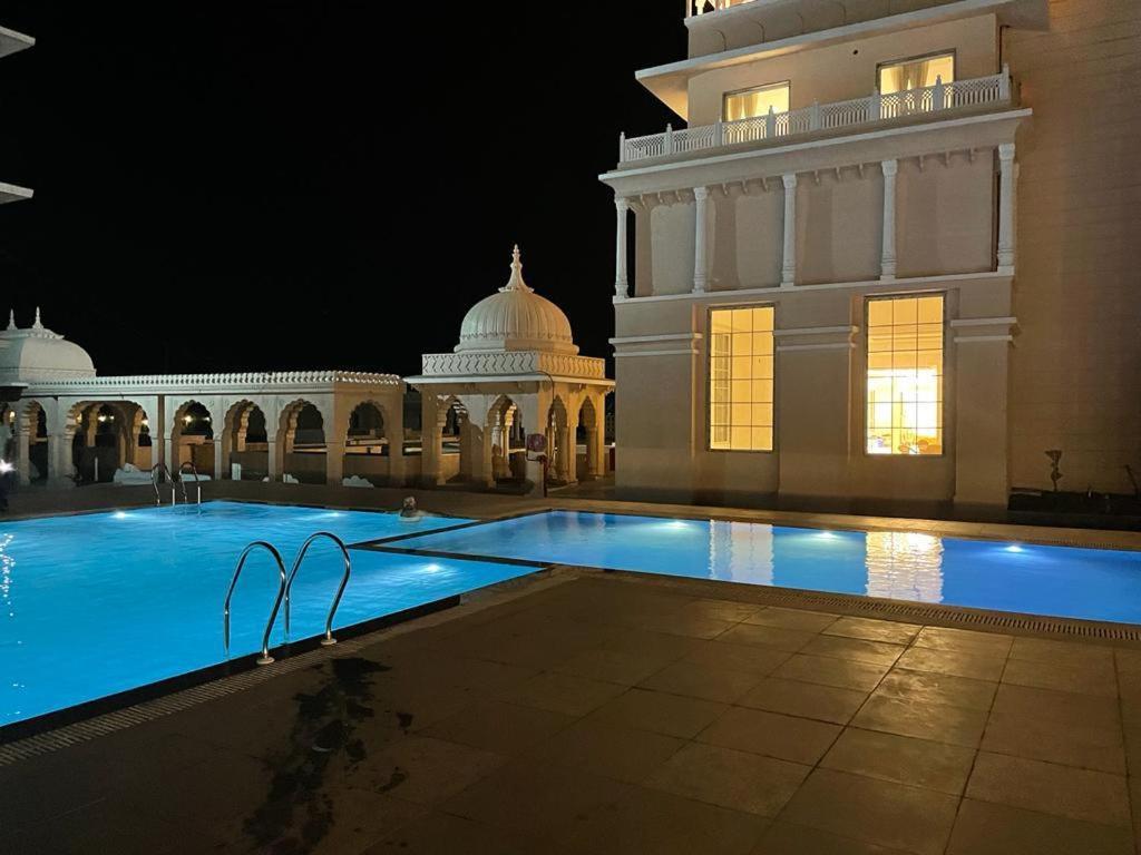 The Utopia Resort Sānchi Exterior photo
